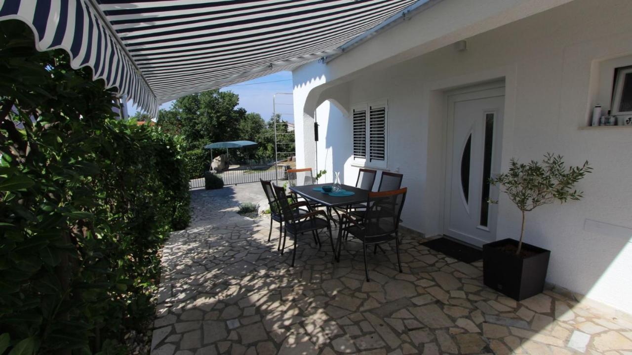 Apartments Adrijana Malinska Extérieur photo