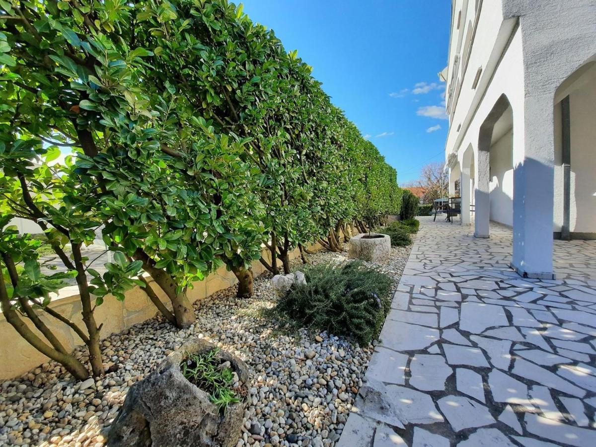 Apartments Adrijana Malinska Extérieur photo